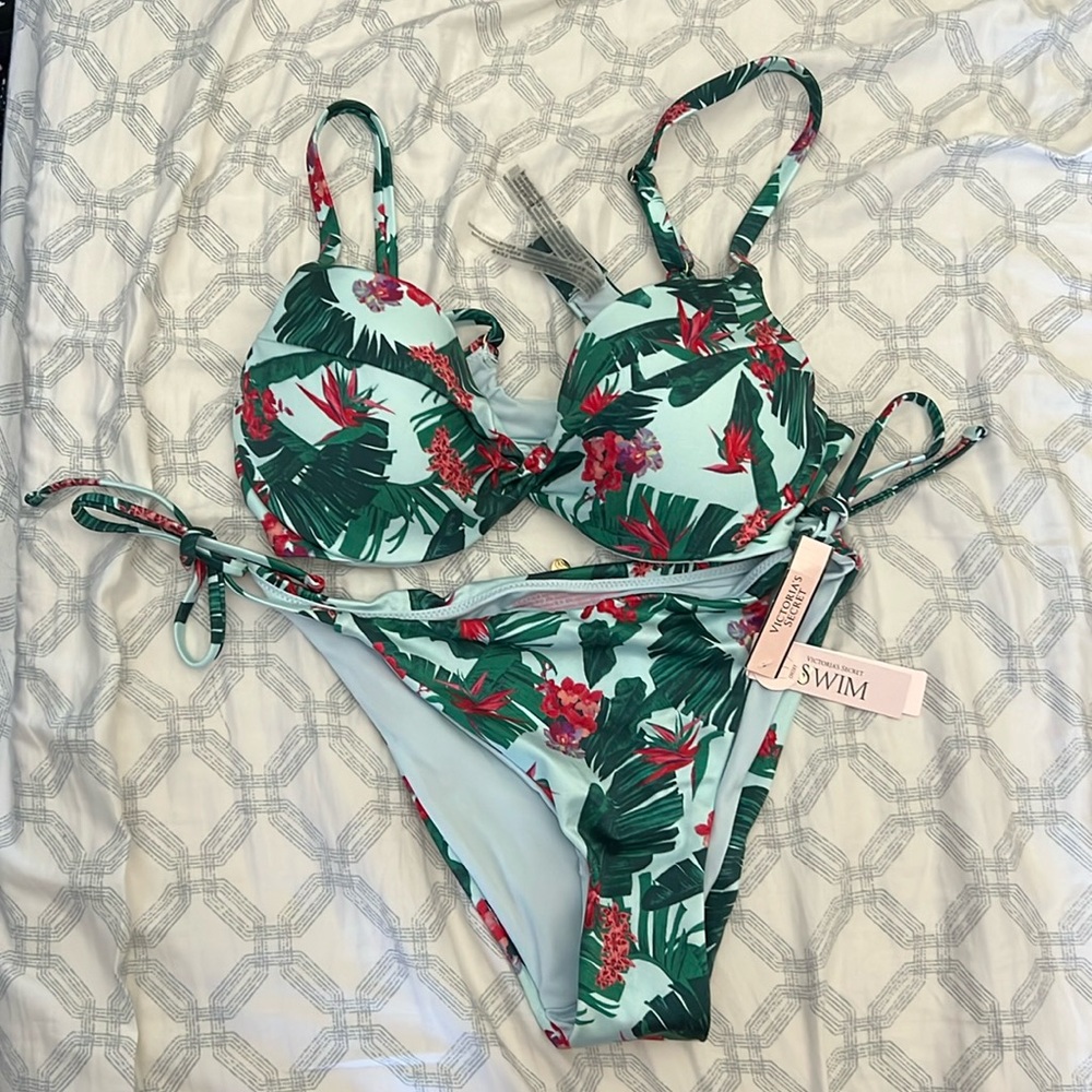 Victoria Secret Swim Suit NWT Size M Bottom / Size 36B Top